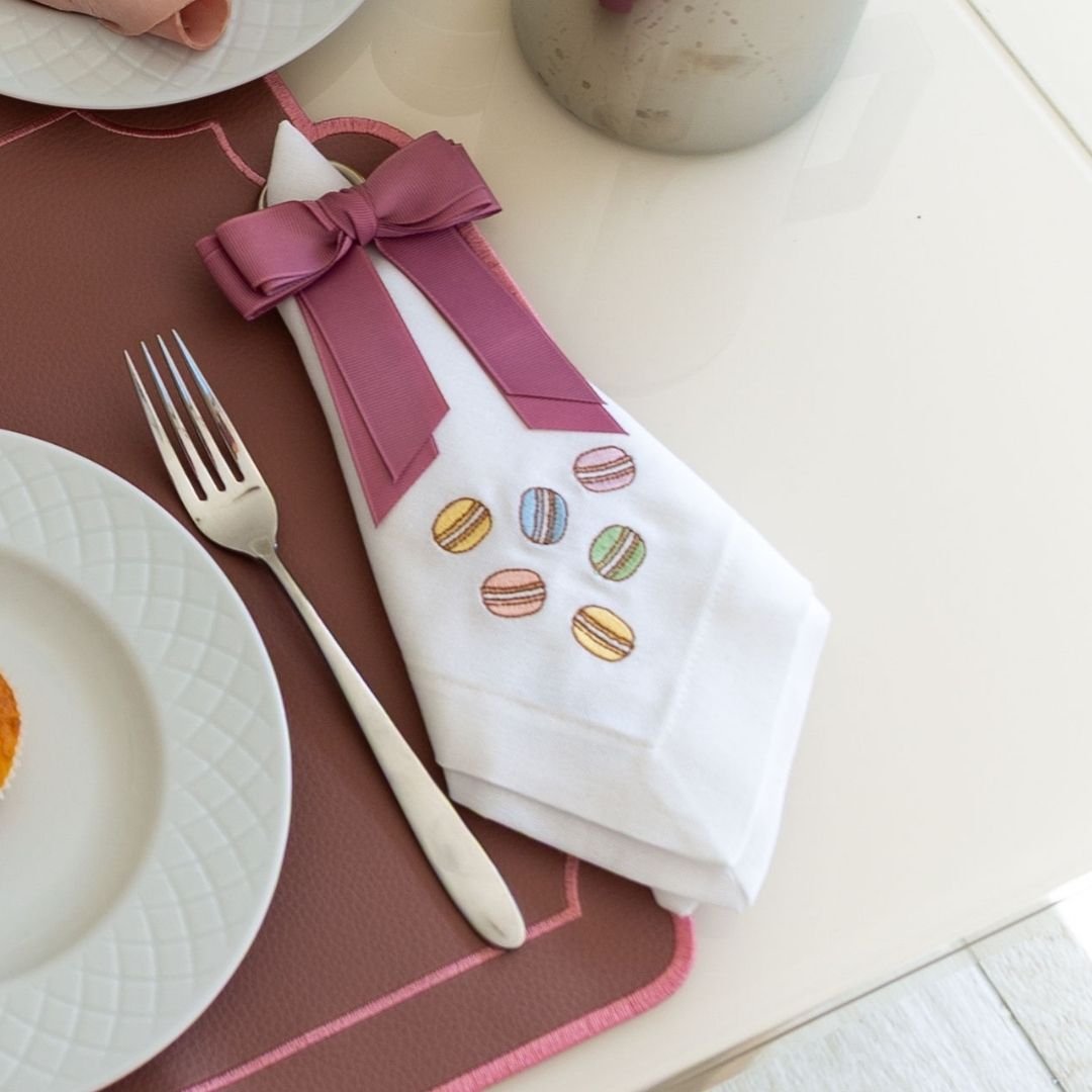 EMBROIDERED NAPKIN WITH MACAROONS - Image 3