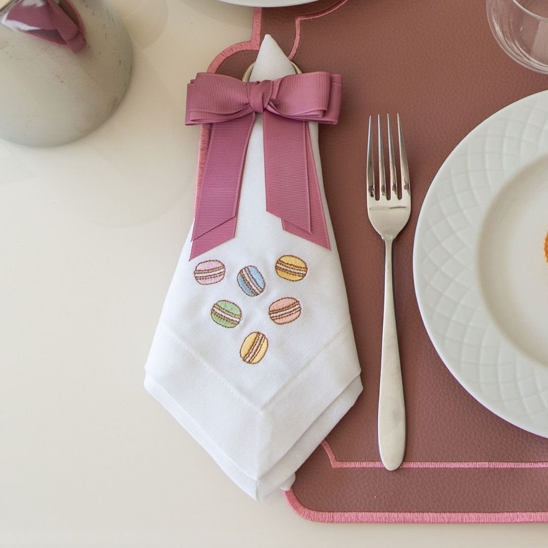 EMBROIDERED NAPKIN WITH MACAROONS - Image 2
