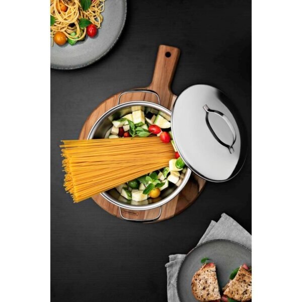 Tramontina chopping board ø30. A chopping rounded board.