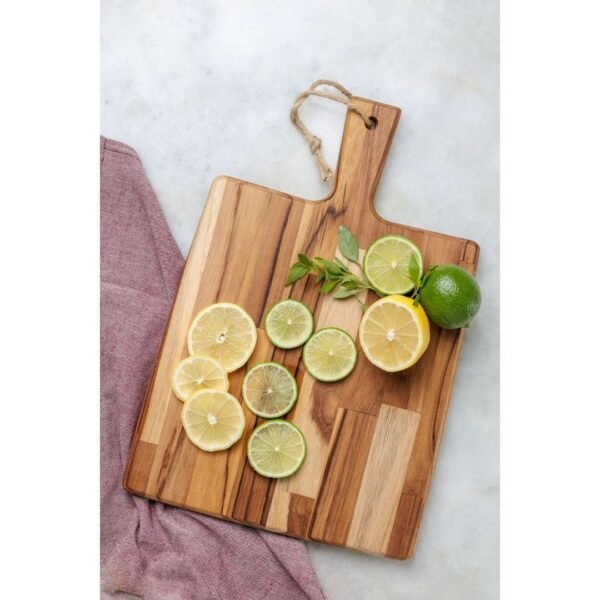 Tramontina teak wood cutting board with handle. A 40x28cm teak wood cutting board with handle.